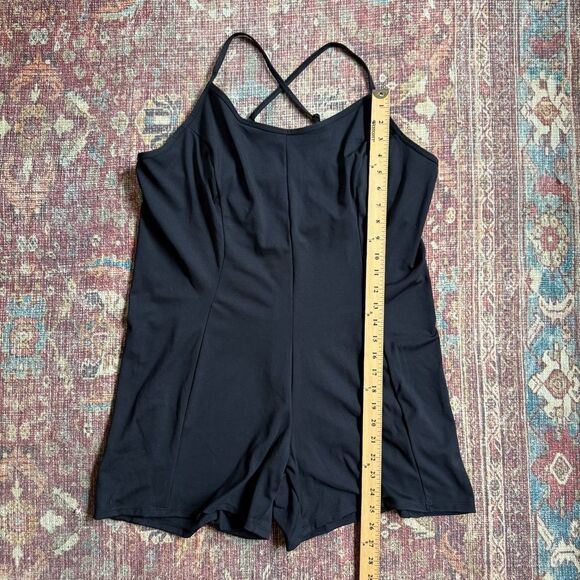 Victoria’s Secret Women’s XXL Black Yoga Strappy Romper shorts 4” inseam - Picture 2 of 9